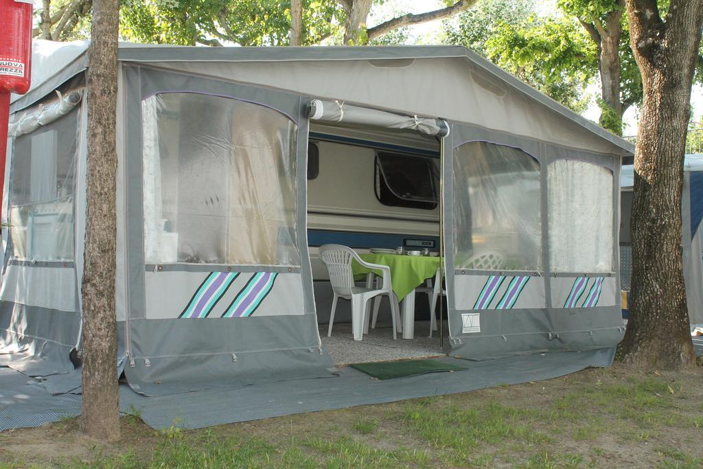 Camping Parco Capraro 리도 디 예솔로 객실 사진
